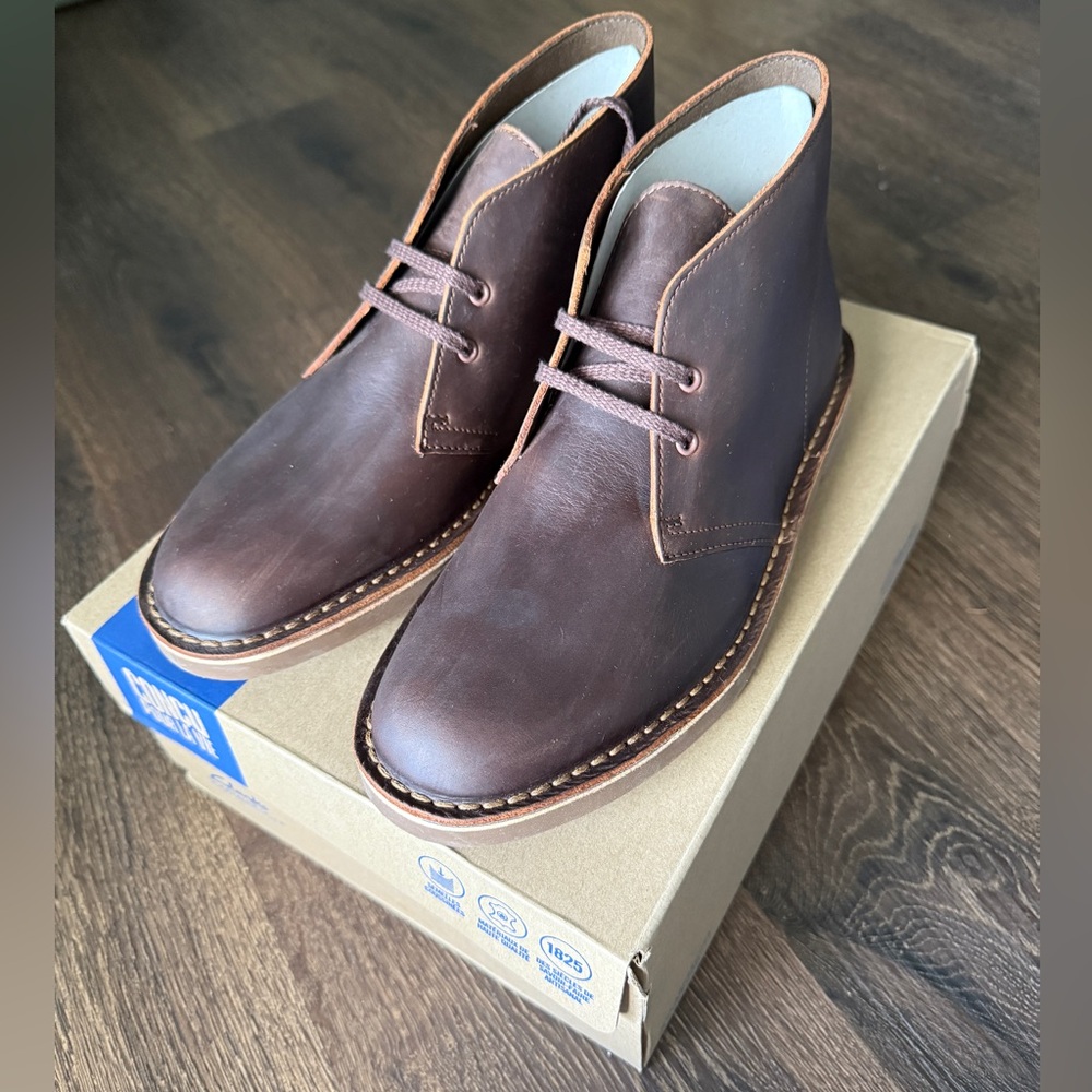 Clarks Men's Brown Leather Chukka Boots NWOT